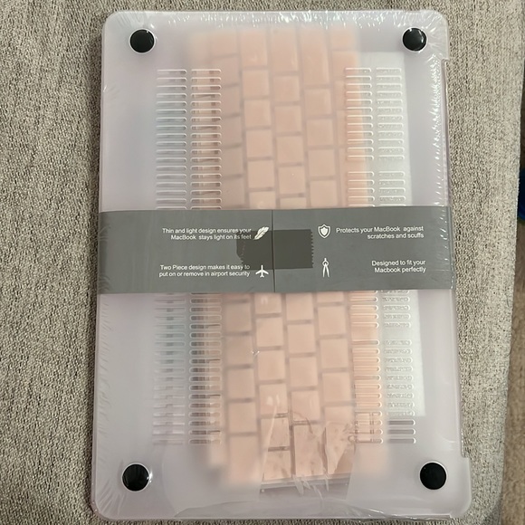 Max Air 13 Lightweight Cover with Keyboard Cover - Picture 3 of 3